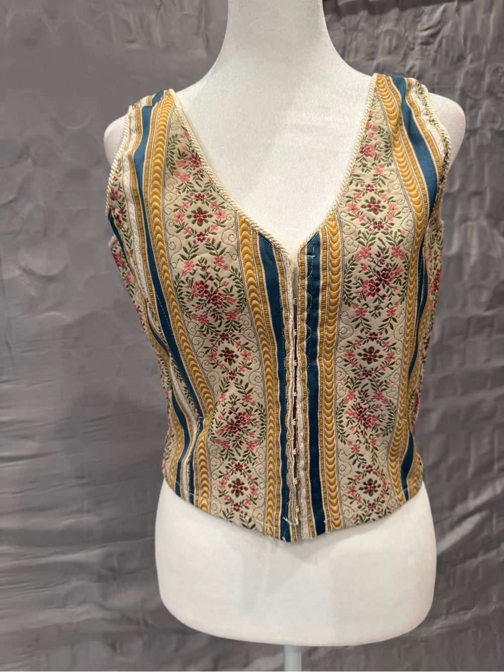 Cream Floral Stripe V-Neck Button-Front Camisole